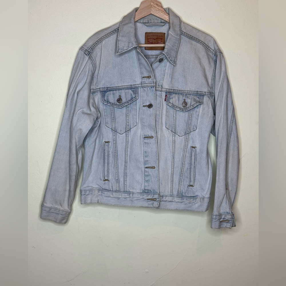 Levi's Classic Light Wash Denim Jacket | Size Large